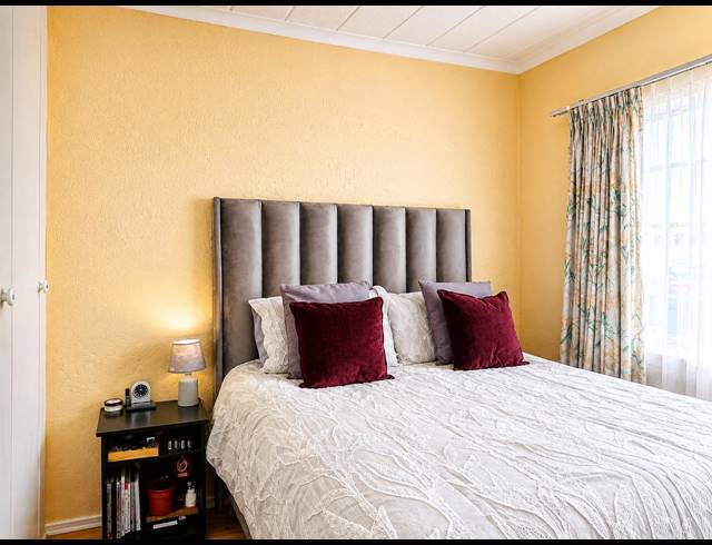 2 BEDROOM FLAT FOR SALE IN REWLATCH
